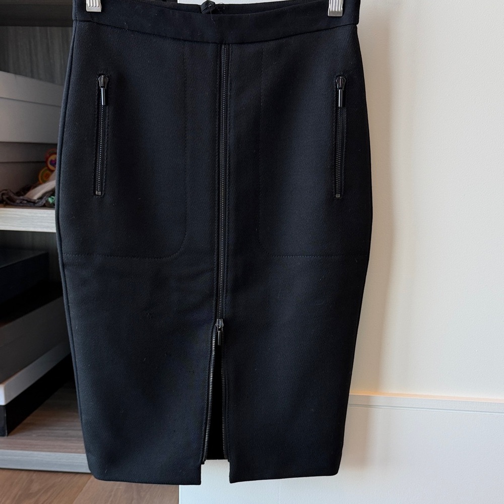 Akris Punto Black Zippered Pencil Skirt, 2